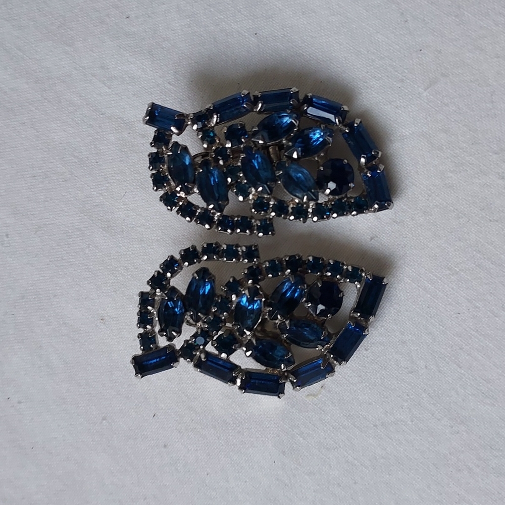 Cobalt blue 💙 Rhinestone vintage clip-ons earrings retro sapphire blue 💙 - Picture 8 of 10